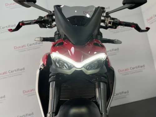 Ducati Streetfighter V2