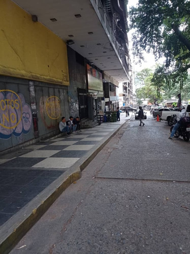 Se Vende Local 160 Metros A Pie De Calle Sabana Grande El Recreo Estacionamiento L5m
