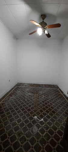 Imagen 5 de 12 de Bajo El Valor!! Ph Interno Con Terraza Libre Lanús Oeste, Sin Exps.