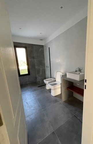 Imagen 27 de 30 de Casa Quinta A Estrenar!!! - Barrio De Chacras Malvinas - Brandsen