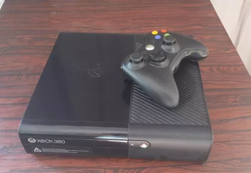 Microsoft Xbox 360 Super Slim 4gb + 3 Jogos Standard Cor Preto em