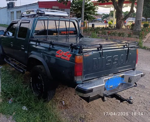 Nissan D21 2400