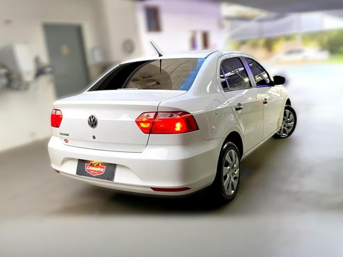 Volkswagen Voyage 1.6 MSI FLEX 8V 4P