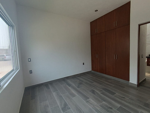 Casa En Venta Con Alberca Privada Y Una Sola Panta En Par Vial Jiutepec Morelos