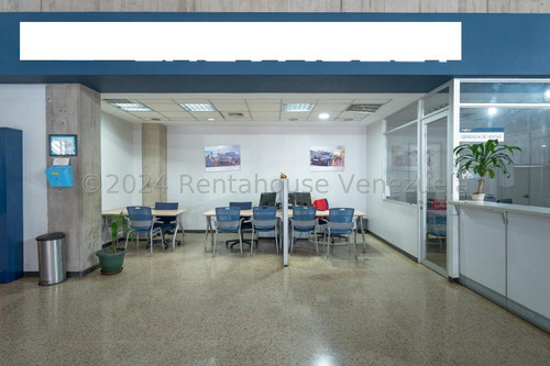 LG Vendo Local Comercial, El Concesionario De Carros Más Grande De Caracas, Ubicado En Santa Rosalía Av. Roosevelt