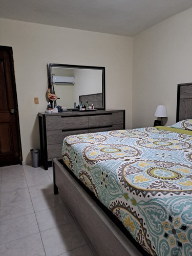 For Sale Apartamento En El Vergel 4to Piso De 3 Habitaciones Todo En Caoba