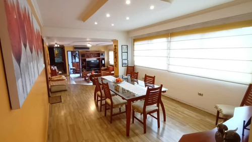 En Venta Imponente Apartamento En El Bosque Valencia Con Pozo Y Planta, 203989 Rr