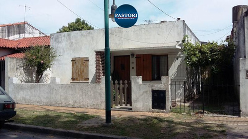 Venta De Casa De 3 Ambientes | Fray Justo Sarmiento 3582
