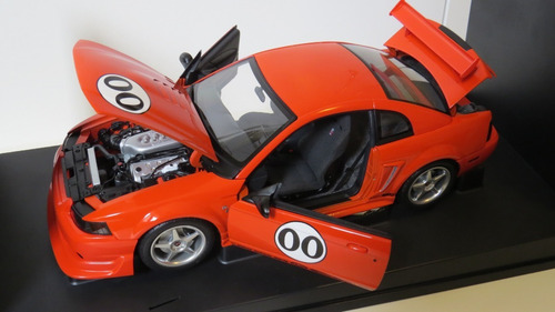 1:18 Autoart 2000 Ford Mustang Cobra R #00 Prototype Version (Usado)