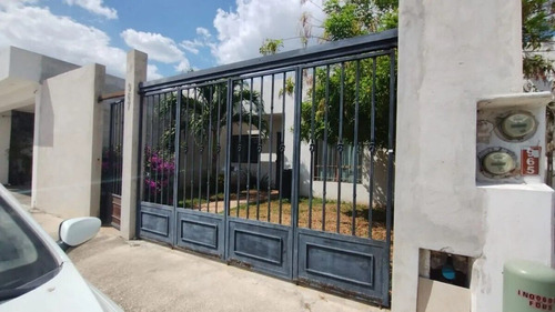 Casa De Una Planta En Mérida, En Fraccionamiento Las Américas