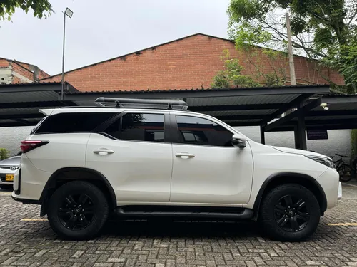 Toyota Fortuner 2.4 Srv 4x2 2019