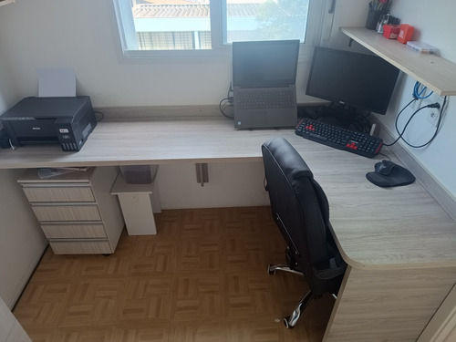 Apartamento 2 Dorm. 1 Suite. 34 Metros