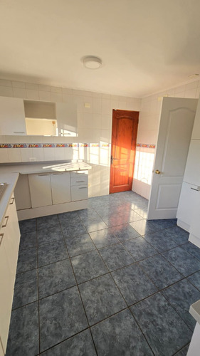 Broker Los Pinos 4d-4b-estacionamientos- Patio Casa En Arri