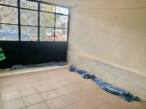 Casa Con Potencial En Palermo. 3 O 4 Dormitorios. Garaje.