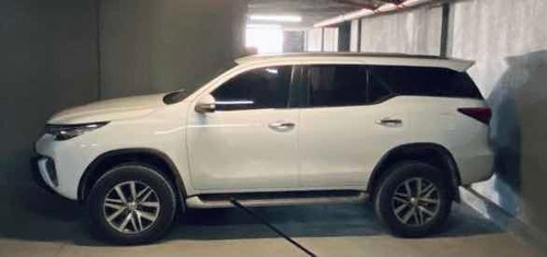 Imagen 2 de 5 de Toyota Sw4 2.8 Srx 177cv 4x4 7as 2018