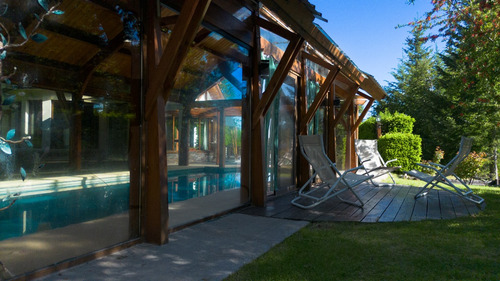 Casa 4 Dormitorios En Venta/ Con Posibilidad De Alquilar Temporalmente Con Piscina Climatizada Villa La Angostura Premium