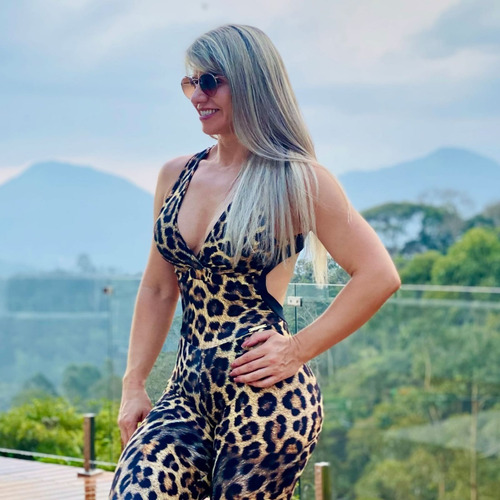 Imagem 5 de 7 de Macacão Fitness Com Franzido Efeito Empina Bumbum Ref. 951