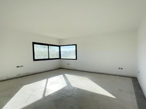Imagen 27 de 30 de Casa En Venta En El Canton Barrio Norte A Laguna Con Pileta