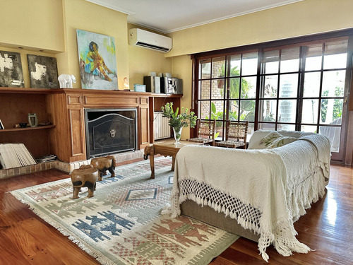 Espectacular Casa En Acassuso De Av. Libertador Al Rio.