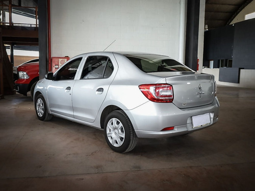 Imagen 10 de 17 de Renault Logan 2019 1.6 Authentique 85cv
