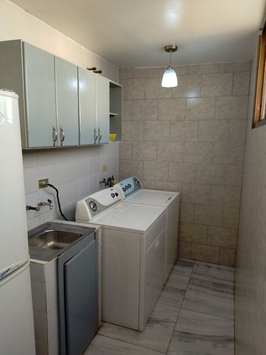 Se Vende Espectacular Casa Semi Amoblada En Urbanización Privilegiada De La Vía Hp De Anaco. (a.p)