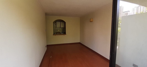 Imagen 2 de 10 de Excelente Dpto Renvado ( Metro Santa Isabel)