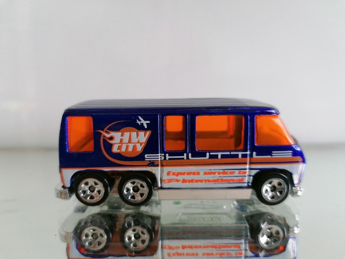 Gmc Motor Home Shuttle Hot Wheels Escala 1:64 Aprox.