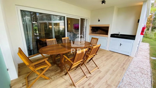 Casa En Venta Solanas Country 2 Dormitorios - Ref : Pbi1478
