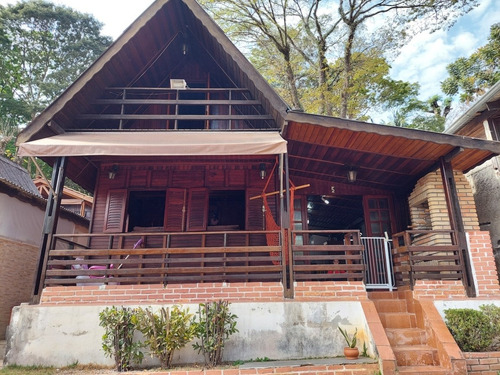 Imagem 1 de 14 de Chalé, 3 Quartos, Cozinha Grande, Lavanderia