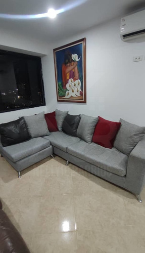 Se Alquila Por Dia Apartamento En Colegio De Ingenieros, Edificio De Nueva Data Y Con Gran Accesibilidad
