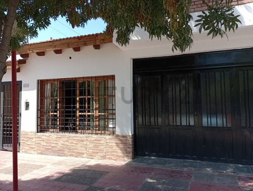 Venta De Hermosa Casa. Barrio Los Tamarindos Ii. Las Heras, Mendoza.