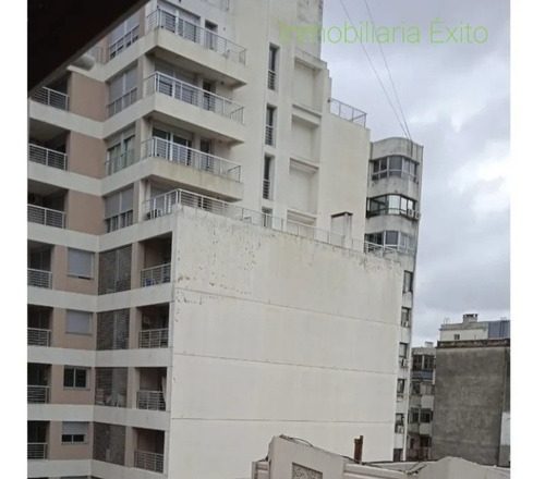 Imagen 8 de 20 de Vendo Monoambiente 29m2, Centro De Mvd Piso 9. G.c $ 3.500