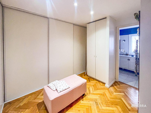 Imponente Chalet De Estilo Clásico En Parque Johnston - Venta En Hurlingham