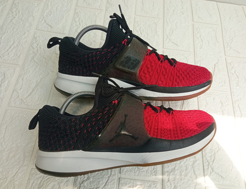 Nike Air Jordan - Trainer 2 Flyknit Bulls Tenis Hombre. (Usado)