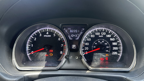 Nissan Versa V-Drive 1.6 Plus Cvt 4P