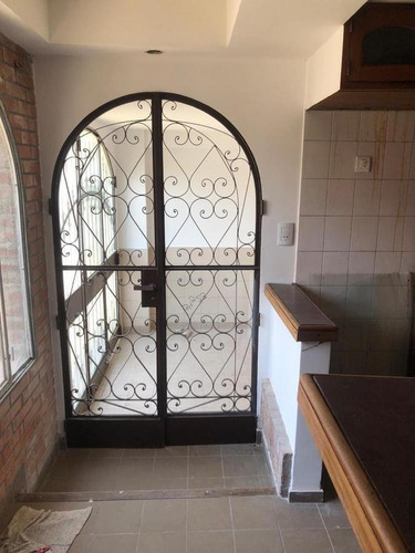 Treplex Venta 3 Dormitorios 12 Baños, Cochera, Patio, Terraza 137 Mts 2 - La Plata
