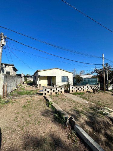 Casas Con Apto Al Fondo Y Gran Terreno En Las Piedras