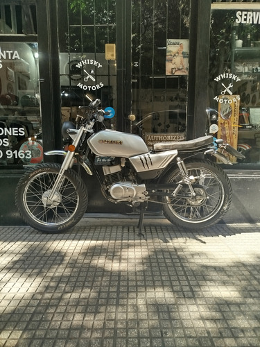 Suzuki Ax 100