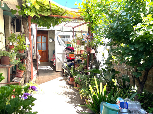 Amplia Solida Casa Familiar 3d 1b. 1est. Patio Impecable