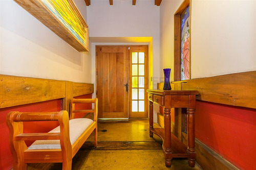 Casa En Venta De 7 Dorm. En Providencia