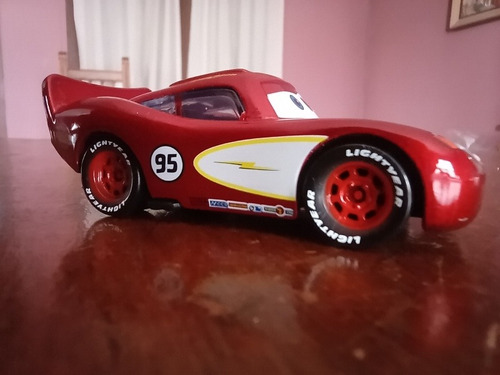 Rayo Mcqueen 95' Rust Ese Disney Pixar