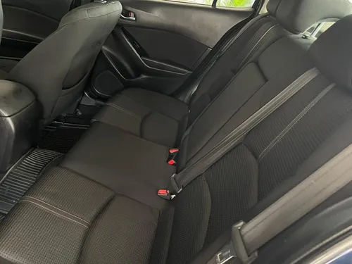 Mazda 3 Sedan 2.0L Touring MT