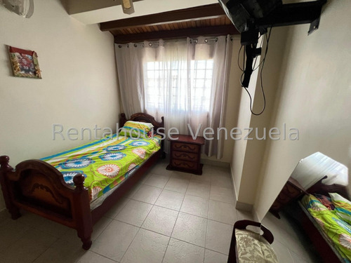 Dennymar, Vende Hermosa Casa Dentro De Urbanismo Privado Y Exclusivo De Cabudare Consta De 4 Habitaciones Y 6 Baños En Impecables Condiciones Por Favor Visítala! B5a7688