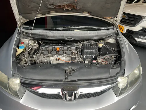 Honda Civic 1.8 Ex 4 p