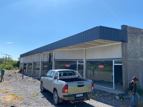 Imagen 4 de 5 de Locales Comerciales En El Ingreso A Campo Quijano