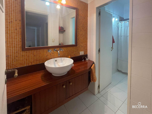 Imponente Chalet De Estilo Clásico En Parque Johnston - Venta En Hurlingham