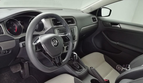 Imagen 7 de 10 de Volkswagen Jetta 2017 2.0 Tiptronic At