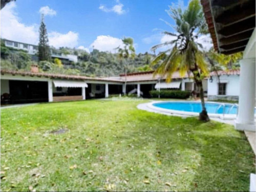 Se Vende Casa 800 M² 8h/10b/10p Cerro Verde