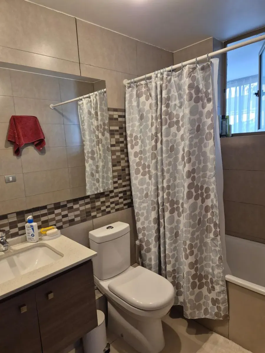 Imagen 5 de 9 de En Venta! Amplio Departamento De 2d + 2b