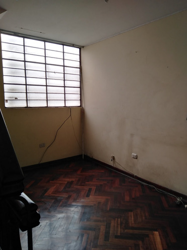 Casa Bien Ubicada 3 Pisos C/ Aires P/2 Pisos